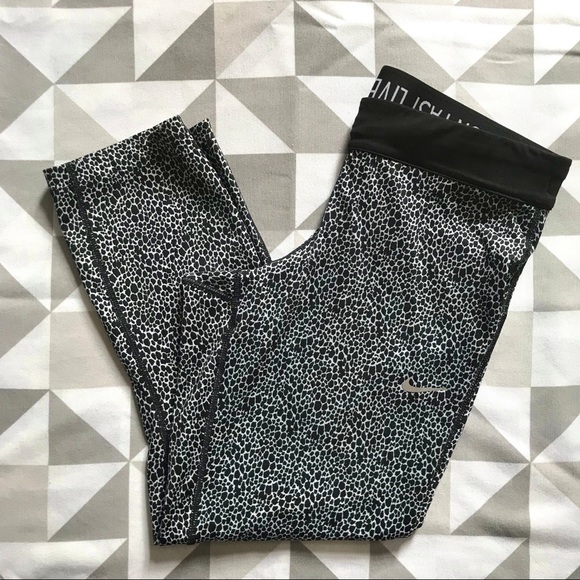 Nike Dri-Fit crop leggings